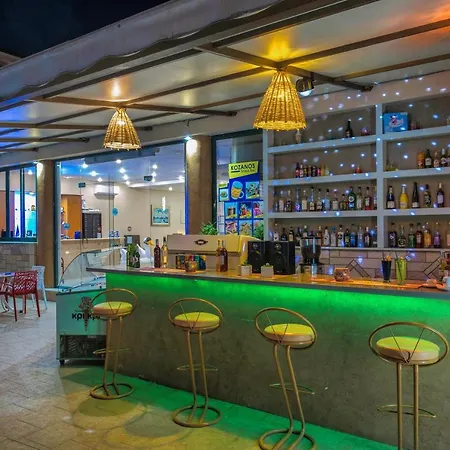 Kozanos & アパートホテル 3*