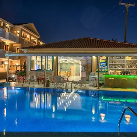 Kozanos & アパートホテル