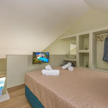 Kozanos & Appart hôtel 3*