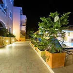 Kozanos & شقة فندقية
